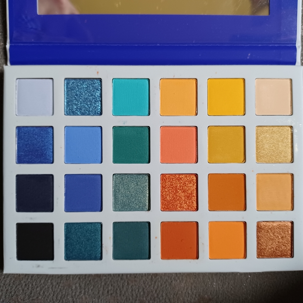 Kara beauty la dama de flores eyeshadow palette